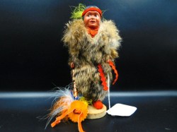 8 1/2''  NATIVE INDIEN SCULPTED WARRIOR DOLL, FUR, SUEDE MOCCS